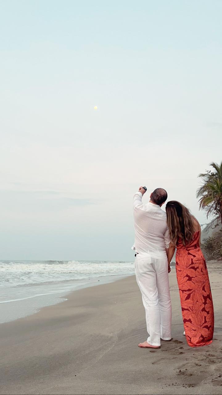 Margarita y Mauricio en la playa